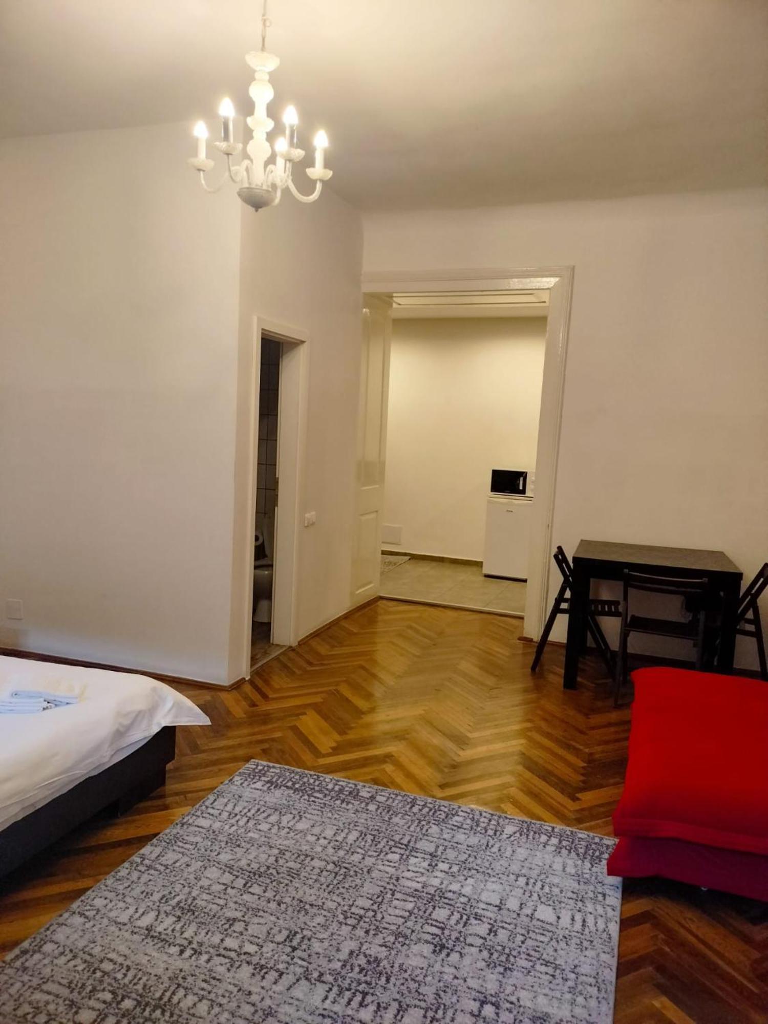 Отель Casa Sforii Брашов Экстерьер фото